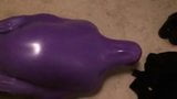 Игра с дыханием и фиолетовая сумка для тела snapshot 5