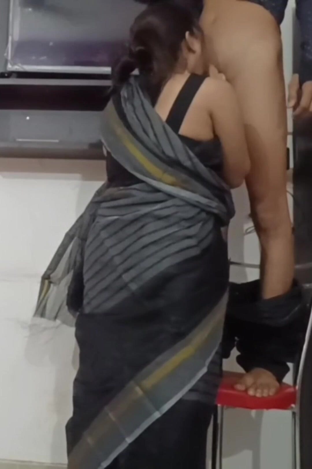 TV Machanic Bhabhi distrub