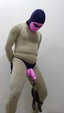 Zentai berenjena berenjena pene colgando femdom esclavo snapshot 5