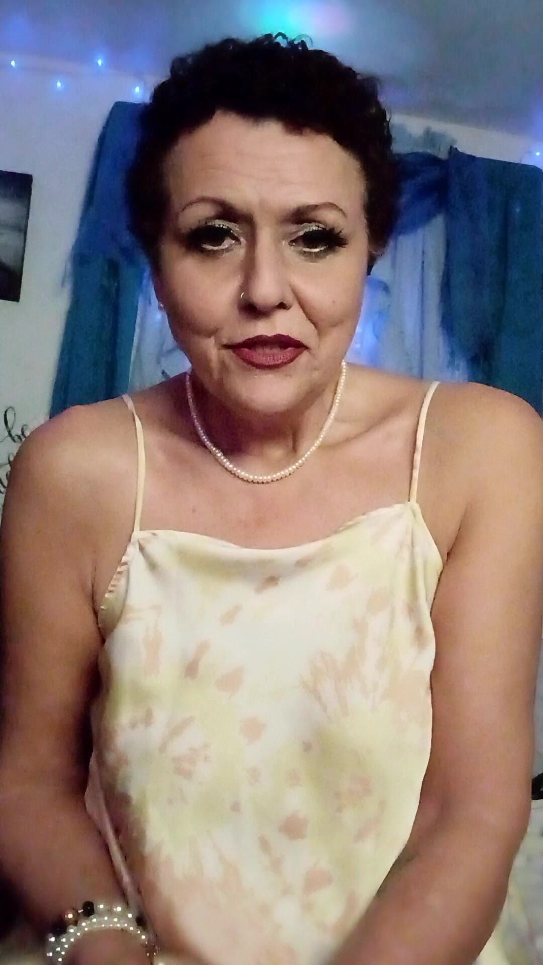 love to flash my tits when i'm looking good snapshot 2