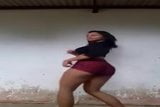 Delicia de bunda da novinha rebolando snapshot 4