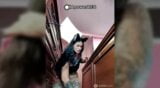 Gadis seksi menunjukkan tubuhnya yang seksi xxx snapshot 2