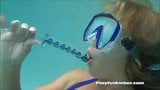 Amber Lynn Bach unter Masturbation unter Wasser snapshot 9