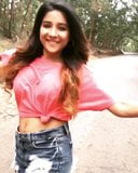 Сиськи тамильского босса-босса Sakshi Agarwal snapshot 3