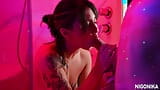 Sex mit Kaya Finch im Neon jacuzzi - Nigonika Bester heißer porno 2024. snapshot 3