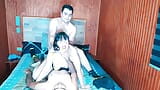 Vreemdgaande vrouw Kelly brengt haar jonge minnaar met grote pik naar huis om te neuken in het bijzijn van haar cuckold-echtgenoot snapshot 14