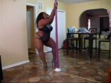 Sexy big girl pole working in hd snapshot 3