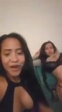 2 latinas se comen la boca y las tetas en directo snapshot 16