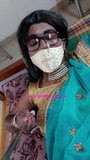 Indische sexy travestiet slet Lara D&#39;souza in Saree snapshot 4