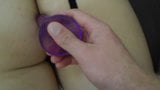 Arsch-Spiele mit Dildo im String snapshot 9