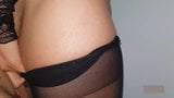 Éjacule dans mes collants noirs snapshot 5