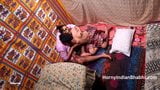 Indische Devar Bhabhi neukvideo tijdens virusvergrendeling snapshot 4