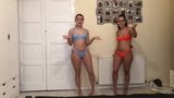 Te 2 dziewczyny z YouTube mają na sobie niezły tyłek snapshot 6