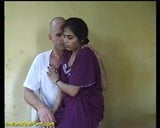 Молодую индийскую тинку впервые трахнули в межрасовом сексе snapshot 3