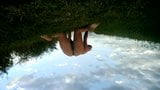 Desnudo en la naturaleza snapshot 3