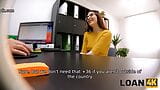 Lening4k. wil je een nieuw appartement? Mia Evans verleidt dan de leningofficier! snapshot 7