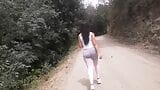 Me encuentro una hermosa chica con un culazo increible en el bosque y me la follo snapshot 3