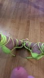 Nuovi tacchi strappy e sperma snapshot 4