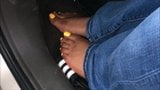 Jazzman Neal Yellow Toes snapshot 5