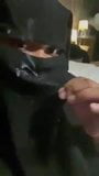 Éjaculation sur le niqab snapshot 5