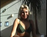 Blonde Russin verbrennt sich die Muschi snapshot 5