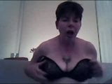 Laura de las enormes tetas y pezones de Edimburgo. snapshot 1