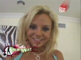 Blonde Hure nimmt den ganzen Schwanz in den Hals snapshot 1