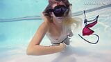 Orgasmic underwater masturbation by Sophie Murena snapshot 7