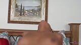 भाग्यशाली गोरा आदमी जीवित बेडरूम में इस साँवली हनी छेदों का उपयोग करता है snapshot 10