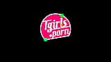 TGIRLS. Porno: Ashley Aspen test drijft Riley Ivy snapshot 1