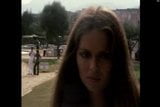 Barbara Bach, Caroline Munro - Les s qui m'ont aimé BTS (1977) snapshot 8