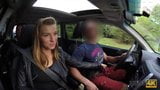 Hunt4k. Un mec pénètre une fille sexy dans sa voiture pendant que son cocu ... snapshot 7