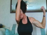 Biceps en grote borsten snapshot 4