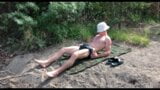 "Jag märktes nästan" - simning naken och onanerar i hemlighet på en offentlig strand snapshot 2