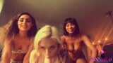 La sexy Jenna Foxx, Naomi Woods et Alex Grey dans un trio de filles! snapshot 2