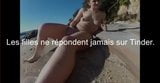 Exhib et bonne baise sur une plage naturiste snapshot 1