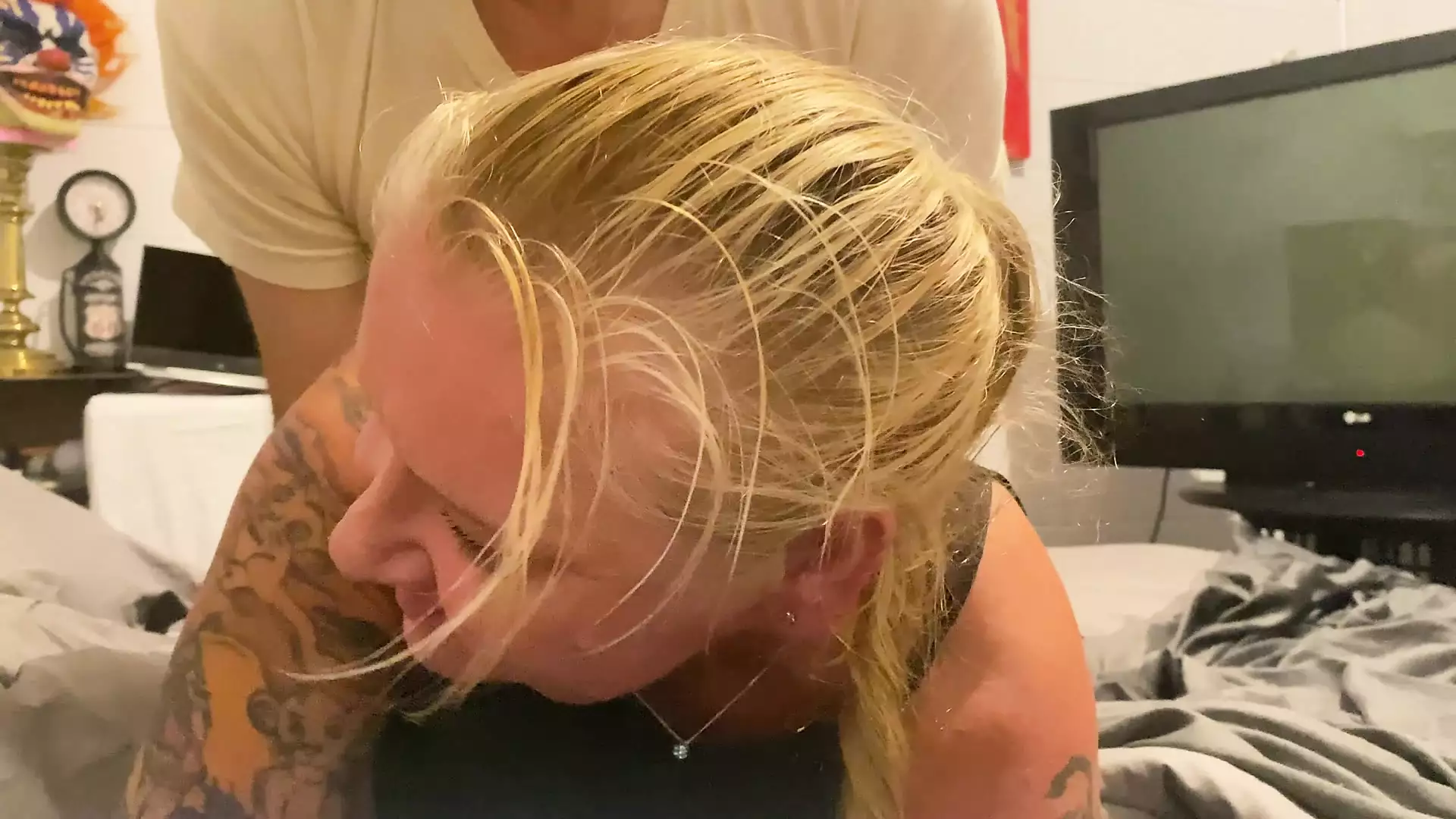 Het mogen styvmamma Antsy pratar smutsigt och tar analsex som en mästare.