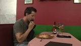 Charley Chase dans un bon restaurant snapshot 2