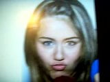 Éjacule sur le joli visage de Miley snapshot 1