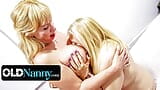 Oldnanny - dos maduras rubias lesbianas follando juguete sexual con cinturonga snapshot 20