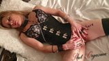 Děvka děvka-orgasma celeste vytahující kalhotky ze své kundy snapshot 7