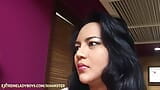 Gordita ladyboy ployed consigue follada doggystyle hasta corrida snapshot 1