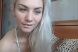 Ragazza amatoriale in webcam scopa la figa con un dildo snapshot 3