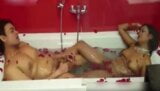 Desi Stiefmutter-Fantasie, Badezimmer-Fick snapshot 3