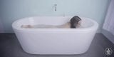 Angela White - сексуальные большие натуральные сиськи мастурбируют в ванне snapshot 11