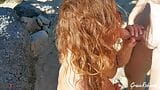 La MILF Grace Robinson se fait baiser sur la plage paradisiaque par une grosse bite snapshot 8