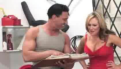 NikkiSexx Busty Beauty