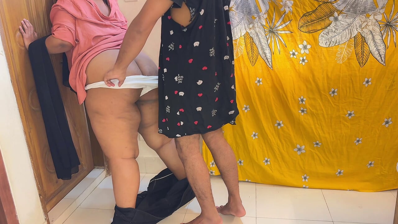 Hot Big Ass gf Call me To Fuck Her When Her Parents Leave Home!