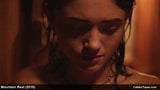 Adegan film telanjang dan pakaian dalam Karin eaton & natalia dyer snapshot 8