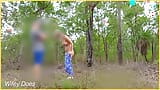 Esposa es atrapada desnuda en un arriesgado video de striptease público snapshot 13